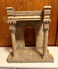 Vintage 1999 Fontanini Lighted Greco-Roman Coliseum Stable- Signed on 2002 Tour picture